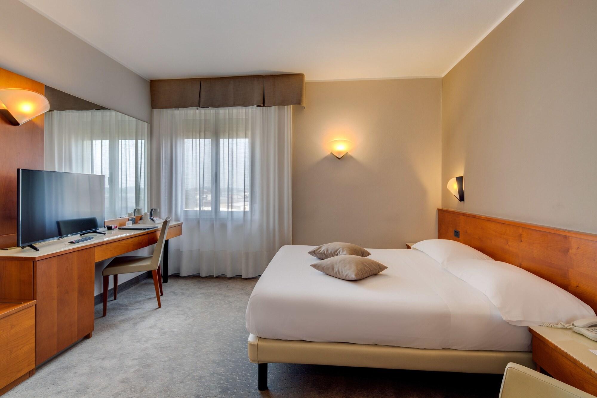 Best Western Hotel Turismo San Martino Buon Albergo Esterno foto