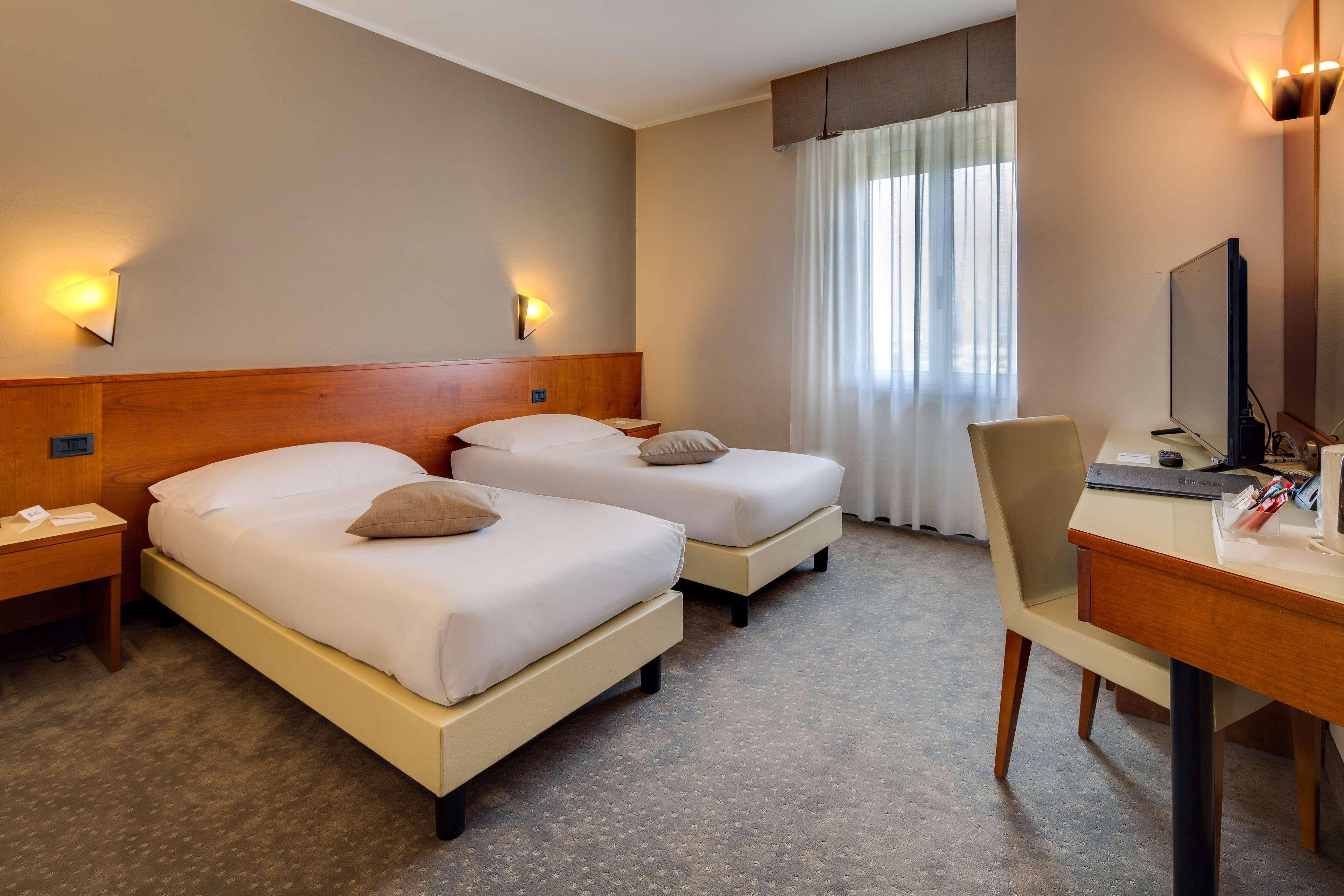Best Western Hotel Turismo San Martino Buon Albergo Esterno foto