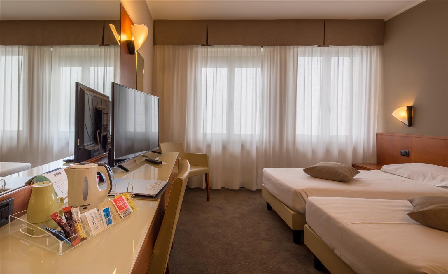 Best Western Hotel Turismo San Martino Buon Albergo Esterno foto