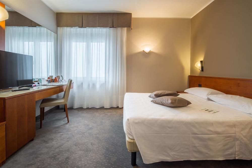 Best Western Hotel Turismo San Martino Buon Albergo Esterno foto
